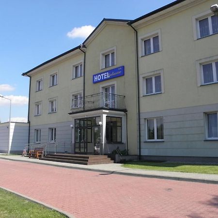 Hotel Julianow Warszawa Eksteriør bilde