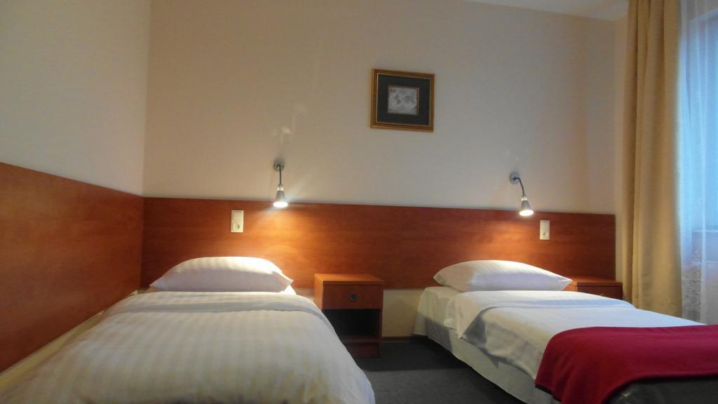 Hotel Julianow Warszawa Rom bilde